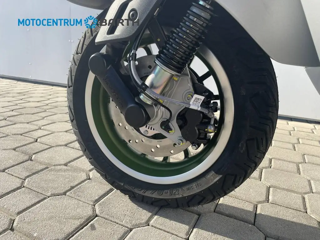 Vespa GTS 310 Edizione Ottantesimo  / 18kW