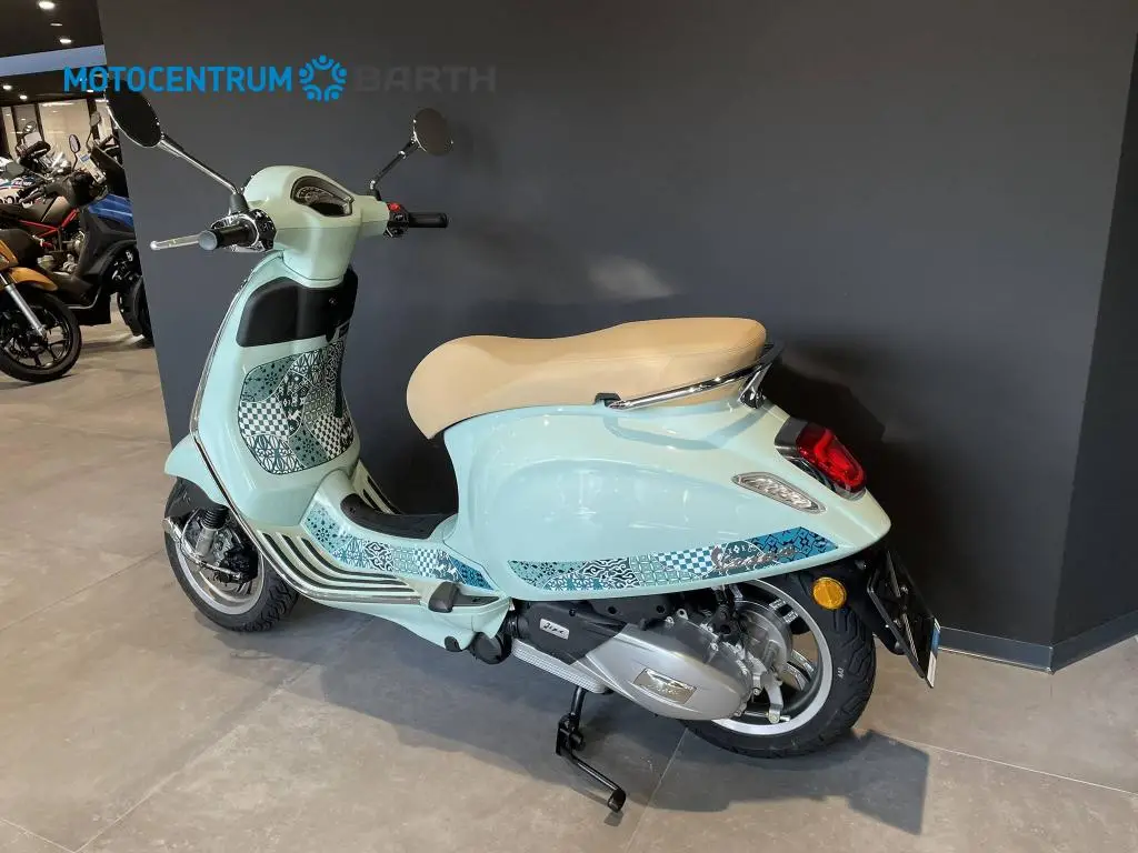 Vespa Primavera 125 BATIK EU5+  / 8kW