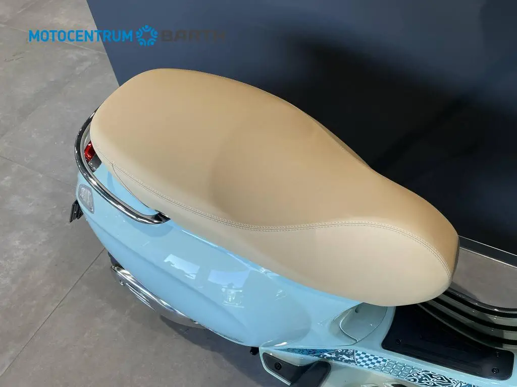 Vespa Primavera 125 BATIK EU5+  / 8kW