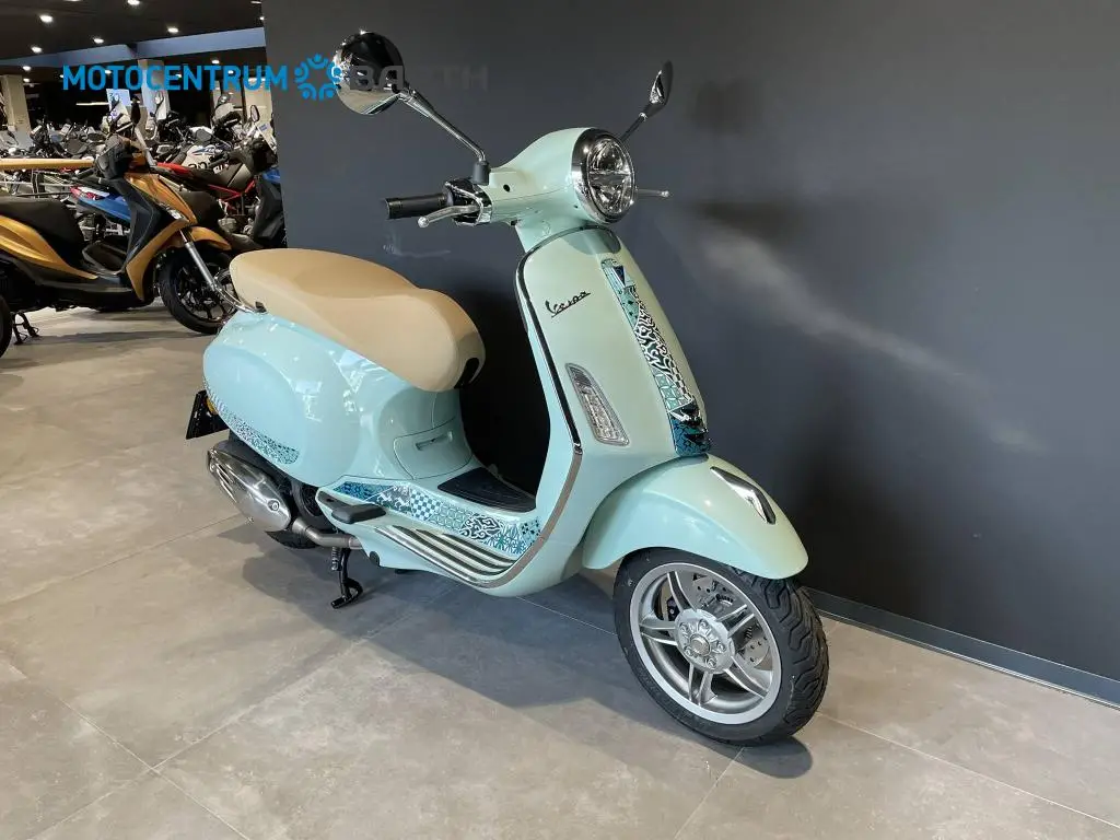 Vespa Primavera 125 BATIK EU5+  / 8kW