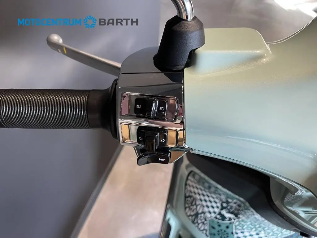 Vespa Primavera 125 BATIK EU5+  / 8kW