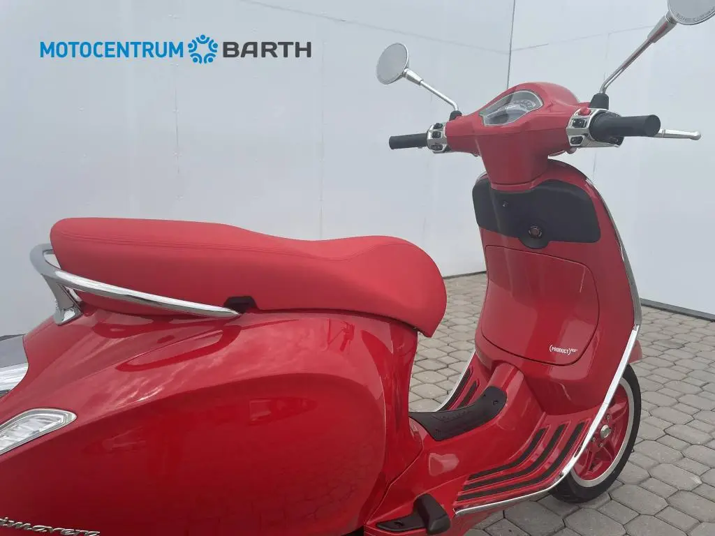 Vespa Primavera 125 RED EU5+  / 8kW