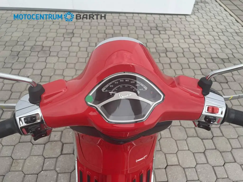 Vespa Primavera 125 RED EU5+  / 8kW