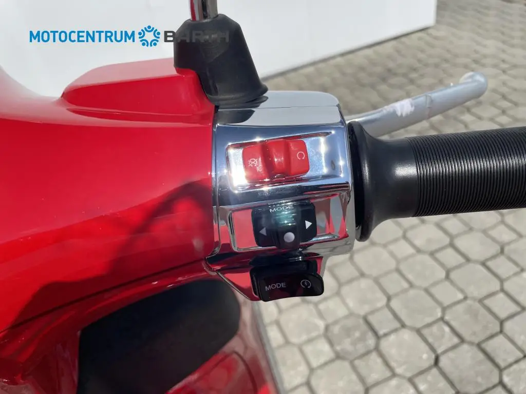 Vespa Primavera 125 RED EU5+  / 8kW