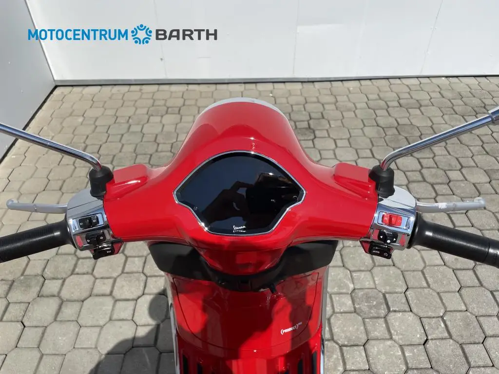 Vespa Primavera 125 RED EU5+  / 8kW