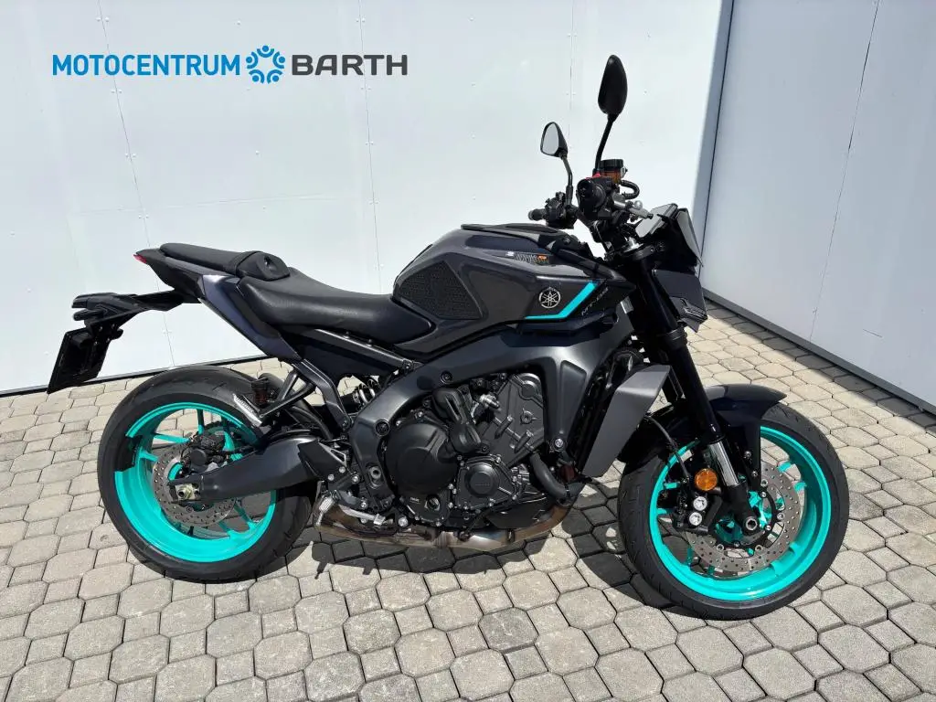 Yamaha MT-09 Y-AMT  / 87kW