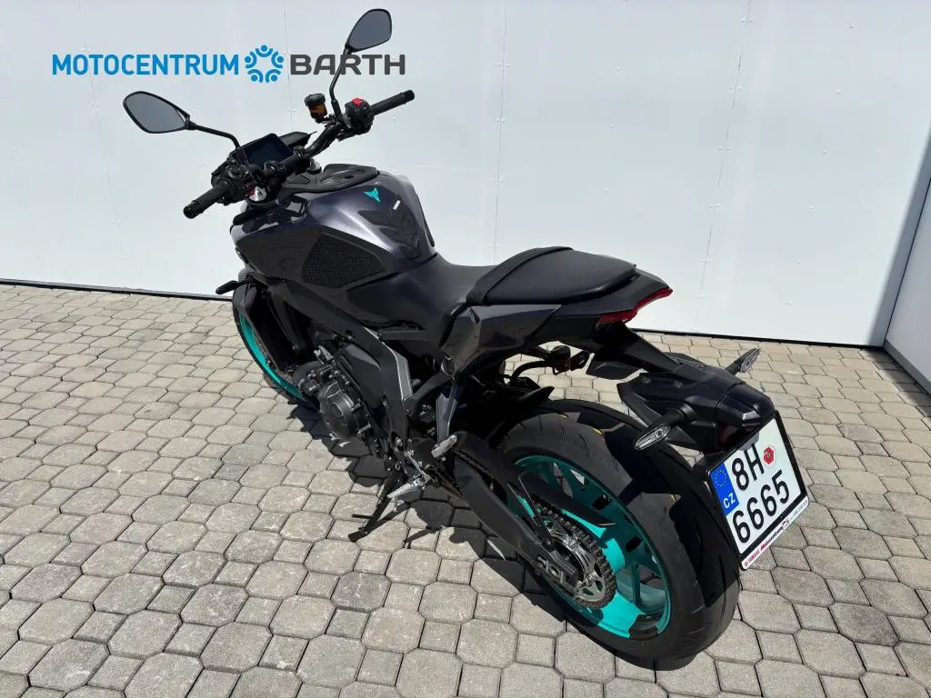 Yamaha MT-09 Y-AMT  / 87kW