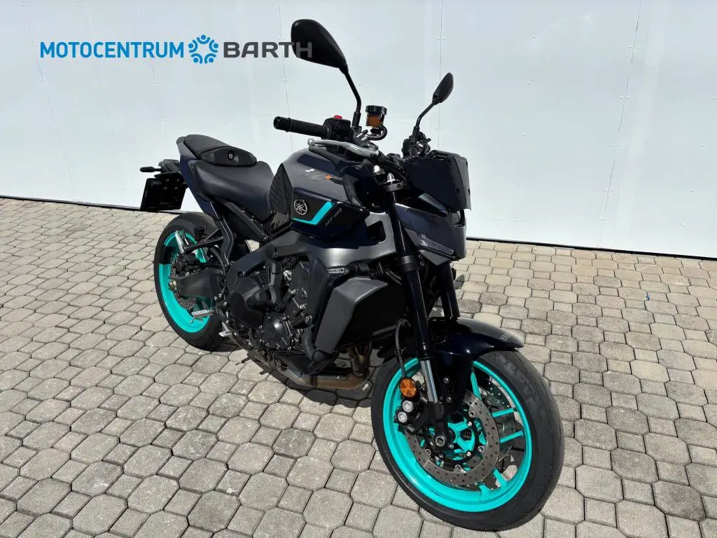 Yamaha MT-09 Y-AMT  / 87kW