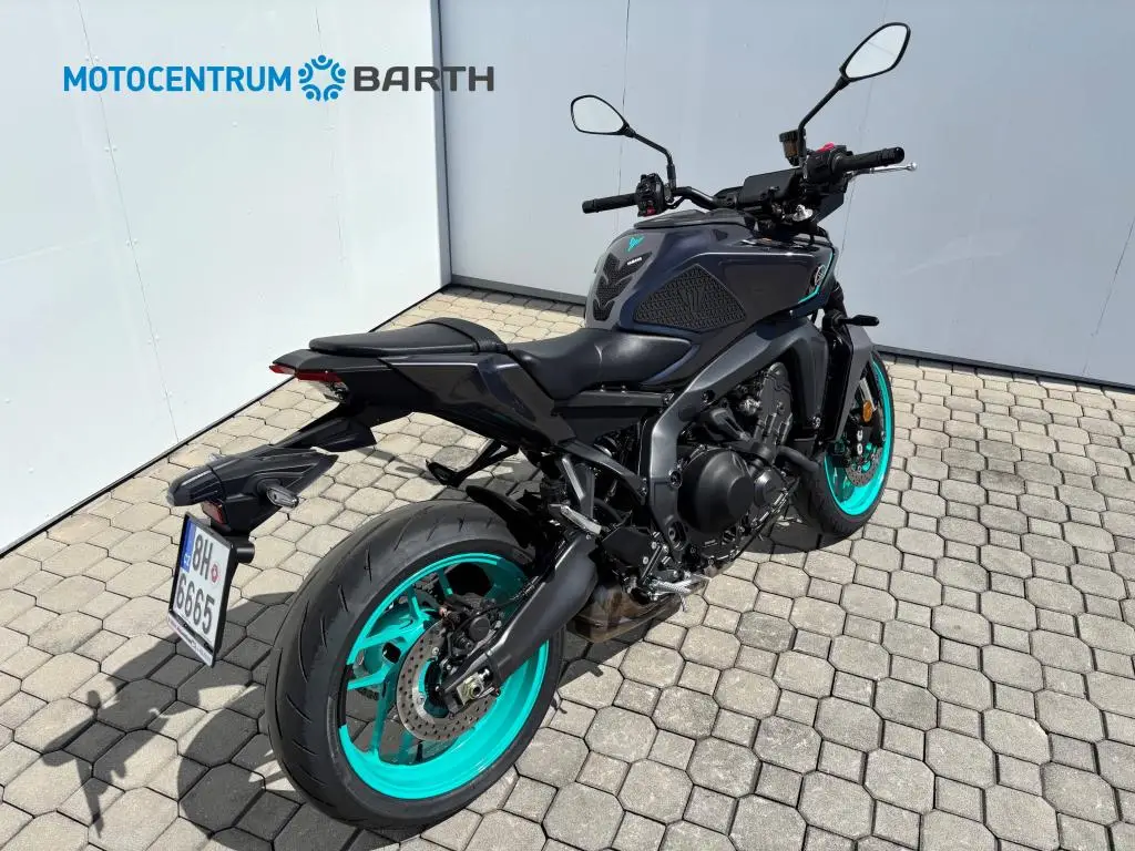 Yamaha MT-09 Y-AMT  / 87kW