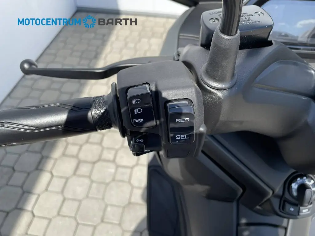 Yamaha XMAX 300 EU5+  / 20kW