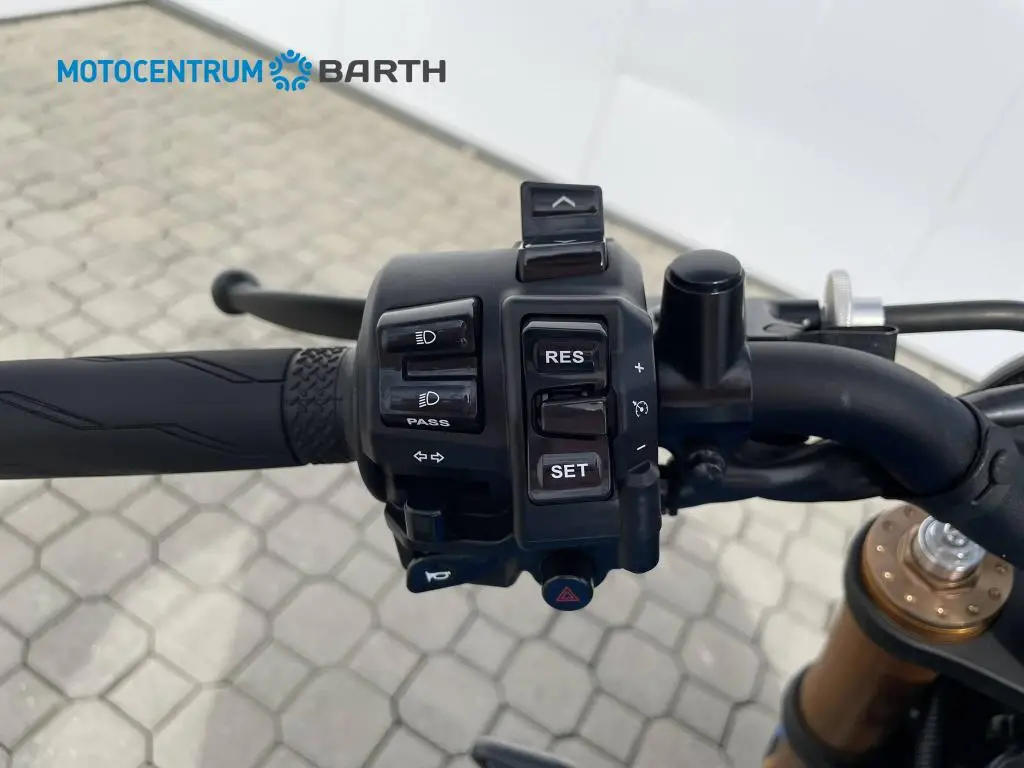 Yamaha XSR900 35kW  / 35kW