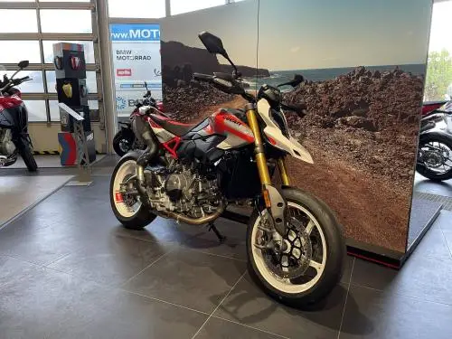 ducati-hypermotard-v2-sp-eu5-88kwimg-5290-6a79cf15accdb.jpg