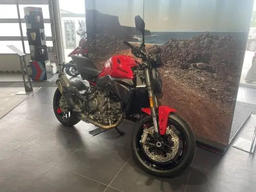 ducati-monster-eu5-82kwimg-2748-6a045b73f3a32.jpg