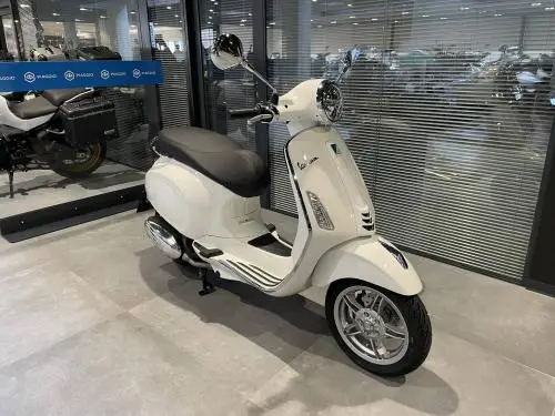 vespa-primavera-125-eu5-8kwimg-1816-6a75858e37f1d.jpg